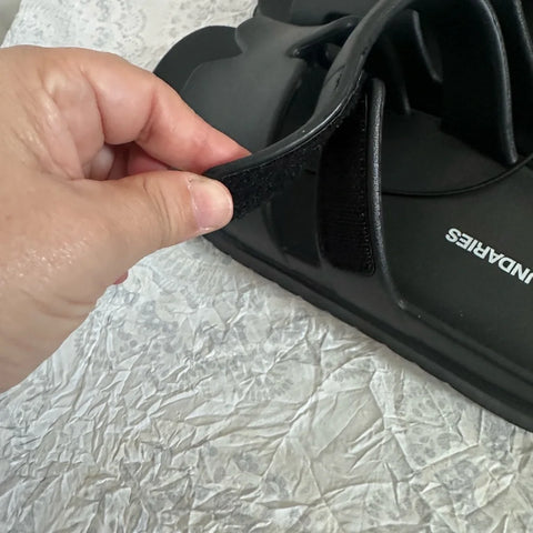 No Boundaries Women's Velcro Slide Sandals – Black, Size 11