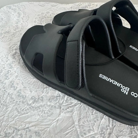 No Boundaries Women's Velcro Slide Sandals – Black, Size 11